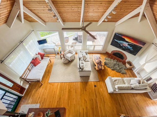 (undisclosed Address)