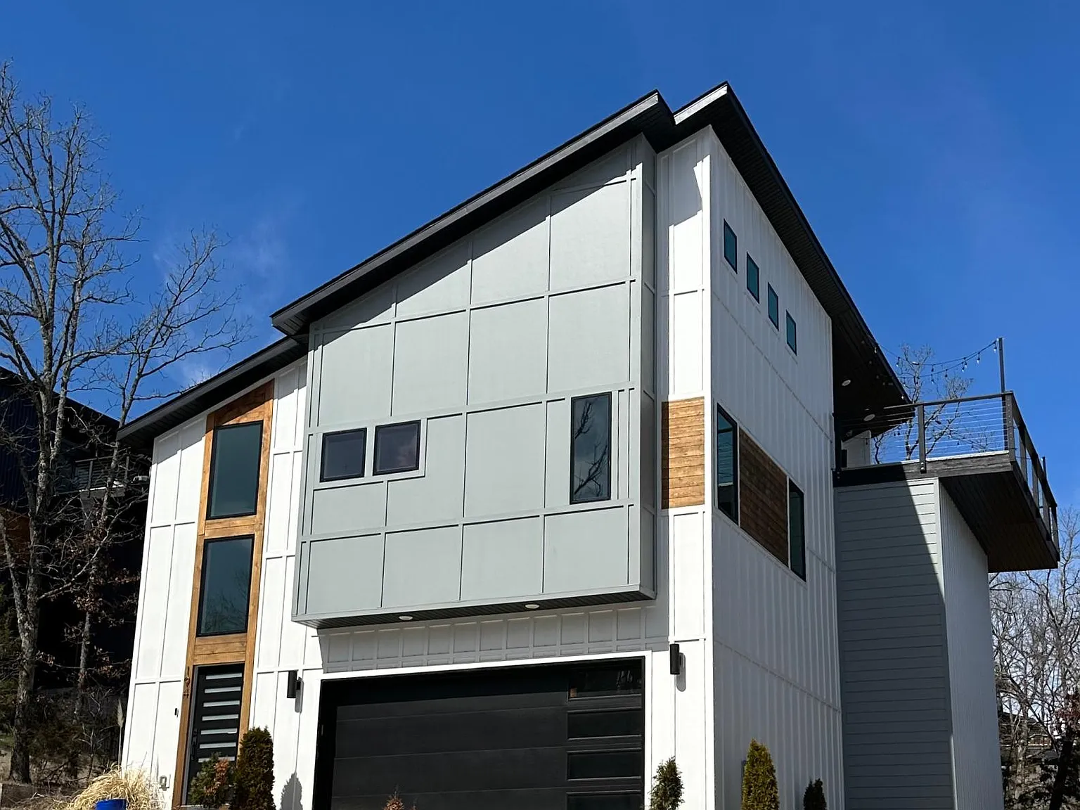 3 bed, 2.5 bath, 2200 sqft, $3,300 — Photo 1
