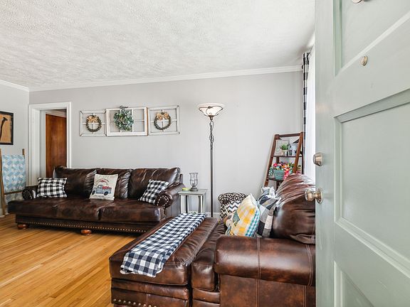 5th image of 1729 Merritt Dr