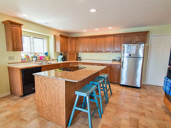 5th image of 24050 Stevens Cove Dr