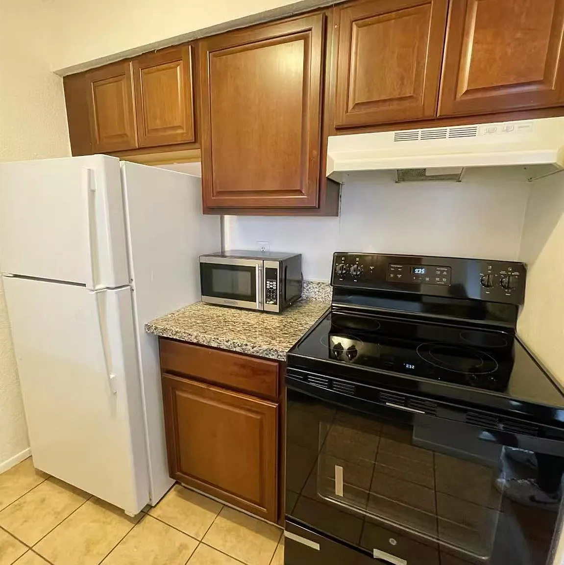 1 bed, 1.0 bath, 720 sqft, $850 — Photo 3