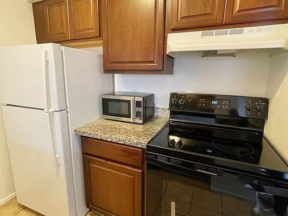 3rd image of 9201 Clarewood Dr #283