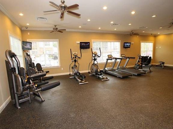 24 Hr HUGE Fitness Center