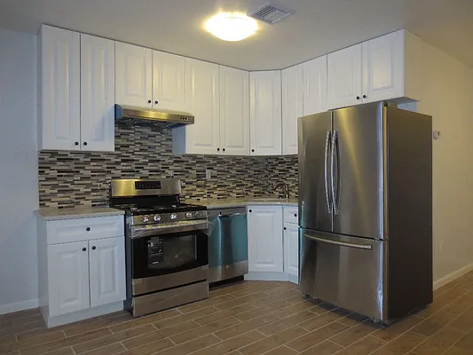 Rented by Parlor Real Estate Corp | media 5