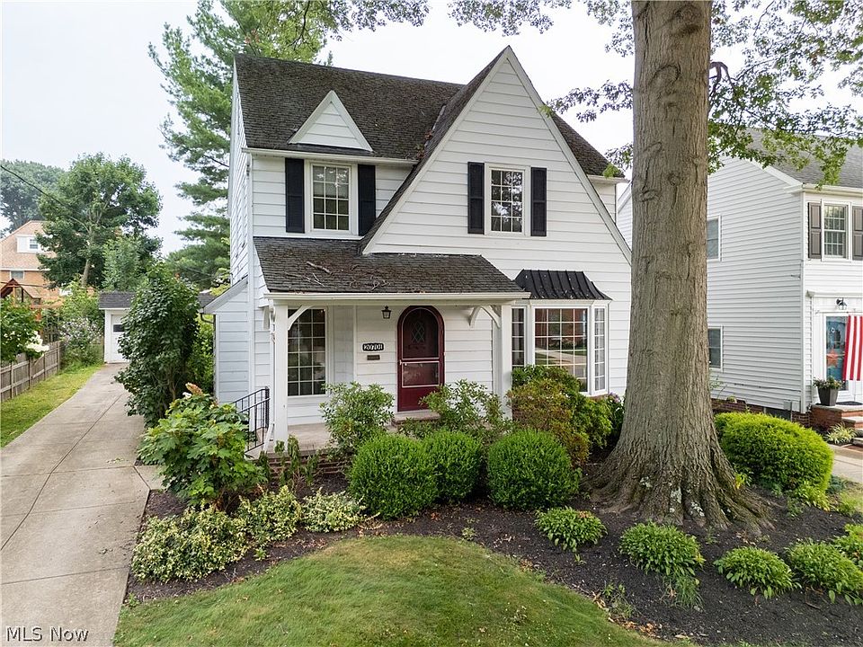 1st image of 20701 Beachwood Dr