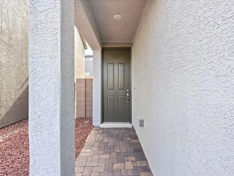 9115 Vesey Ave — Photo 32