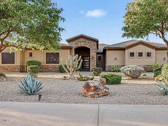 2nd image of 806 W DESERT RANCH Road