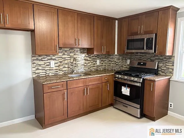 65 W Stearns St — Photo 25