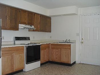 4th image of 43 N Summit St