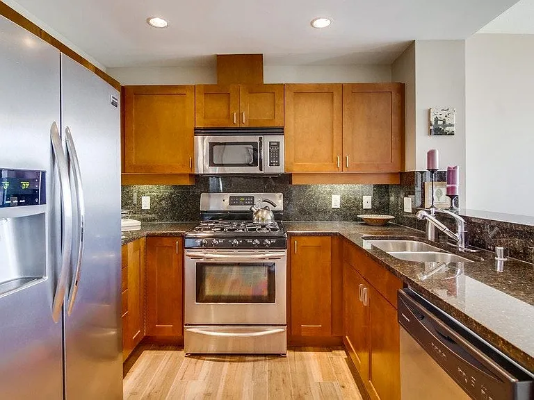 475 Redwood St #404 — Photo 4