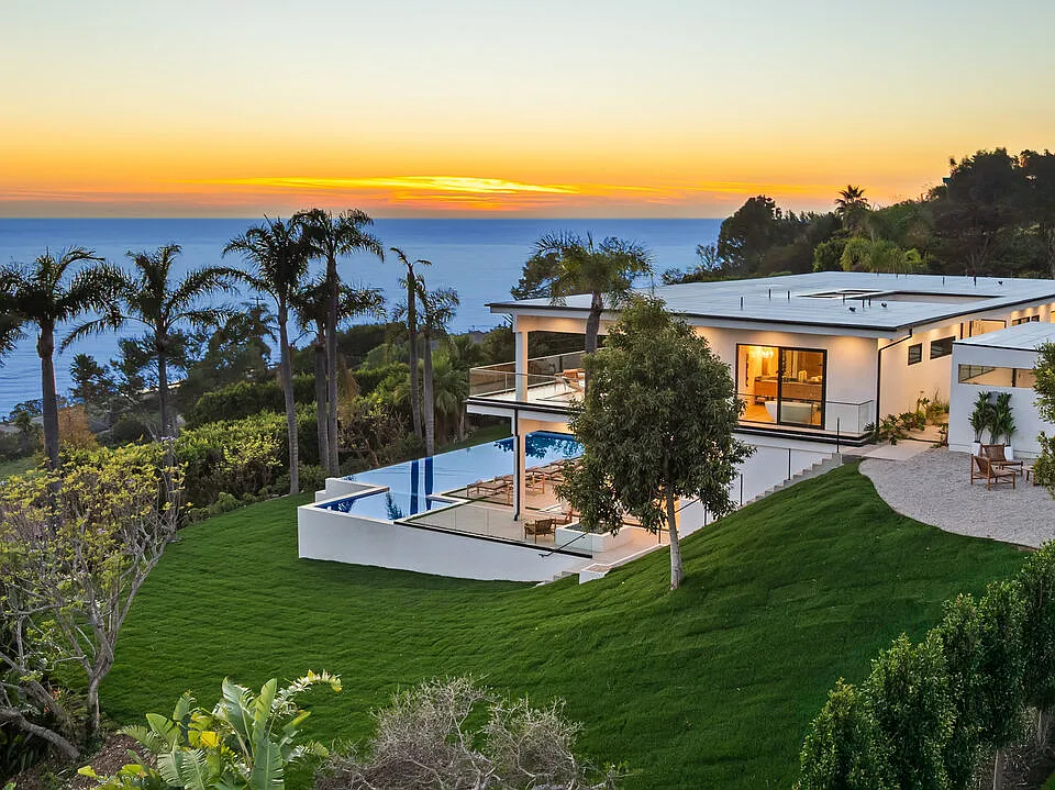 4732 Avenida Del Mar