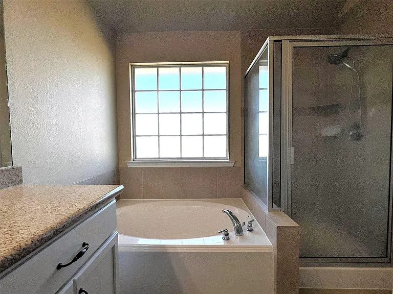 407 Laney St — Photo 21