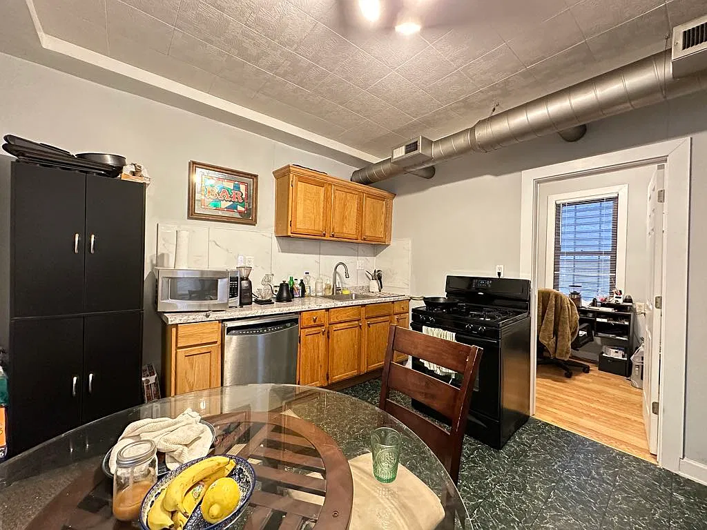 Appealing 1 Bed, 1 Bath at Superior + Paulina (East Village) — Photo 4
