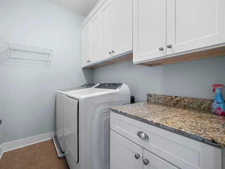 414 Hamlet Cir — Photo 29