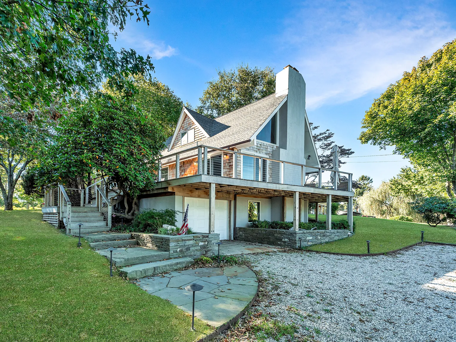 chic summer rental on the golf course — Photo 2