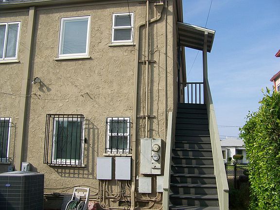4th image of 2718 W 85th St