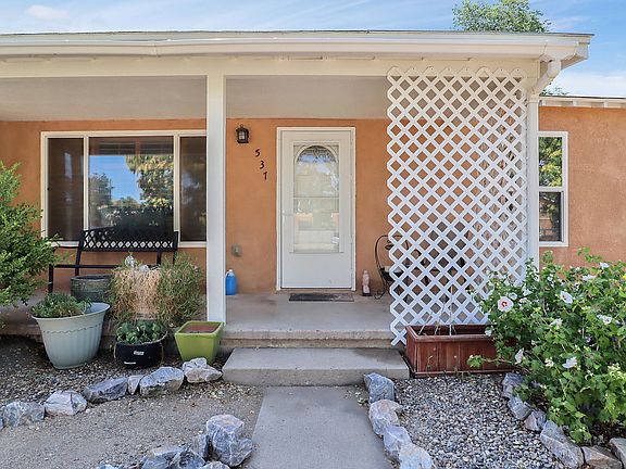 2nd image of 537 Alvarado Dr SE