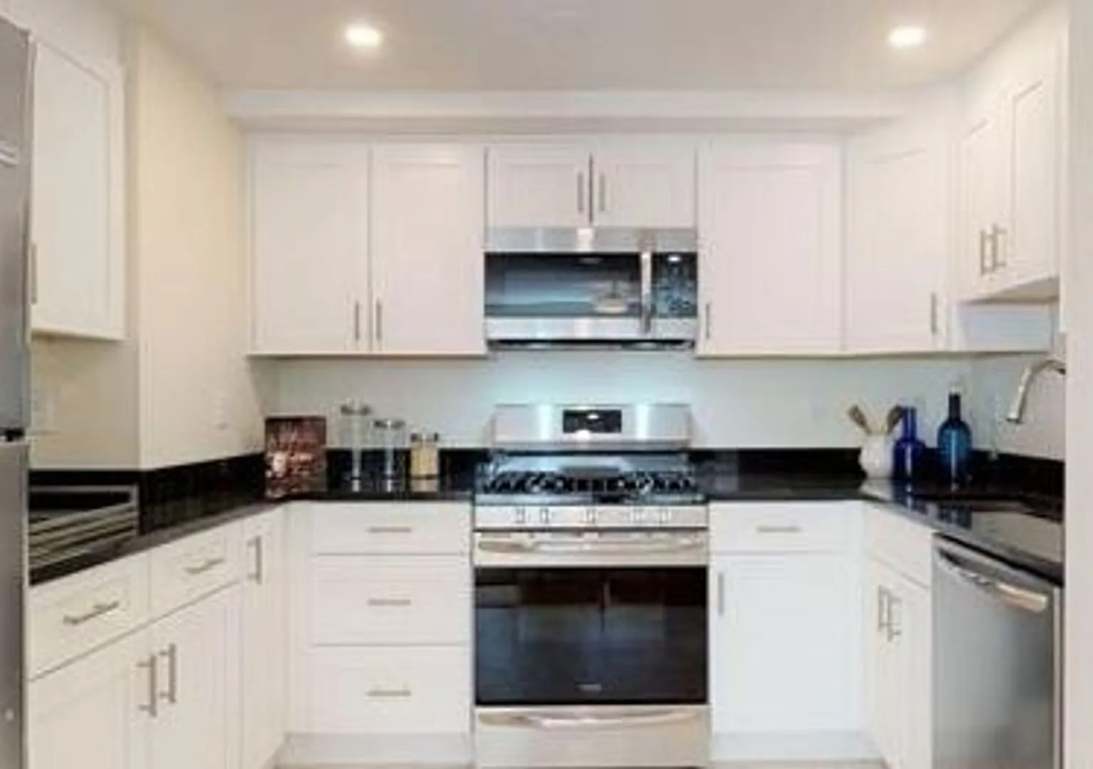 Charming 5 Bedroom — Photo 1