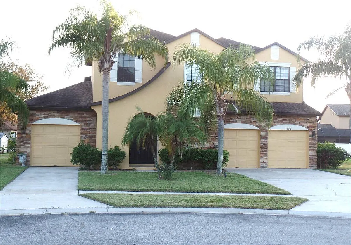 4 bed, 2.5 bath, 2737 sqft, $2,800 — Photo 1