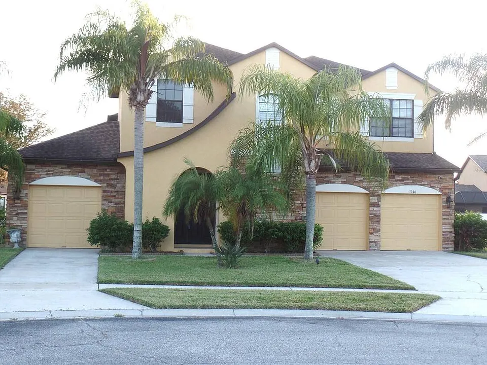 3240 Pineapple Isle Dr