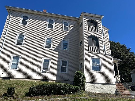 2nd image of 7 Maxwell St