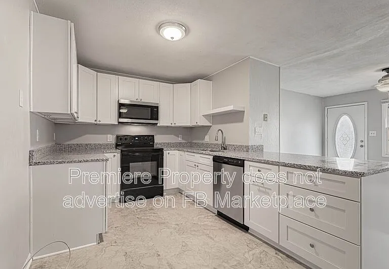 7334 NE 51st St — Photo 5