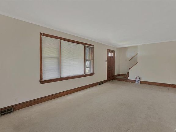 5th image of 2212 Harwood St