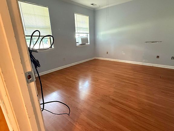 5th image of 104 Puritan Cir