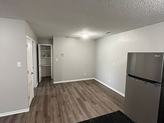 3rd image of 2332 N Cotner Blvd #11