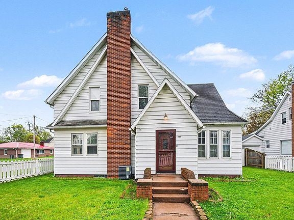 2nd image of 801 Maple Row