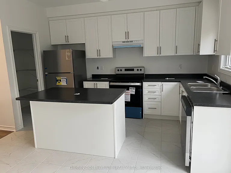 34 Milson Cres #TOP — Photo 10
