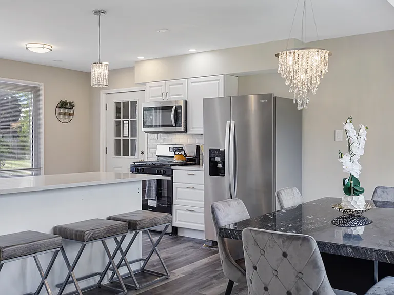 10308 W Lyndale Ave — Photo 19