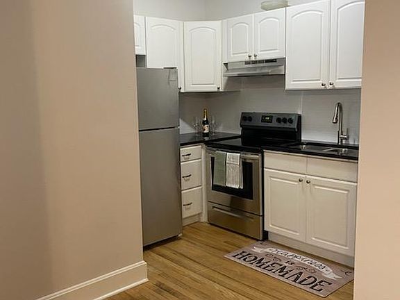 3rd image of 2915 W Estrella St APT 10