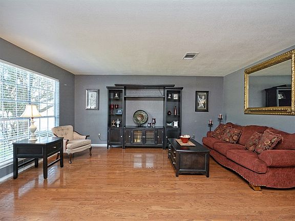 5th image of 17826 Park Valley Dr