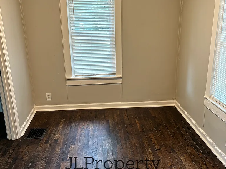 2221 S Hall Rd — Photo 8