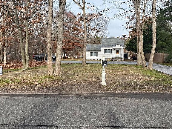 2nd image of 23 Greenport Ave