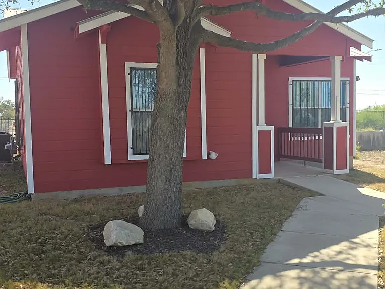 602 Chihuahua St — Photo 1