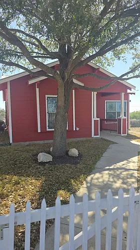 602 Chihuahua St Photo 1