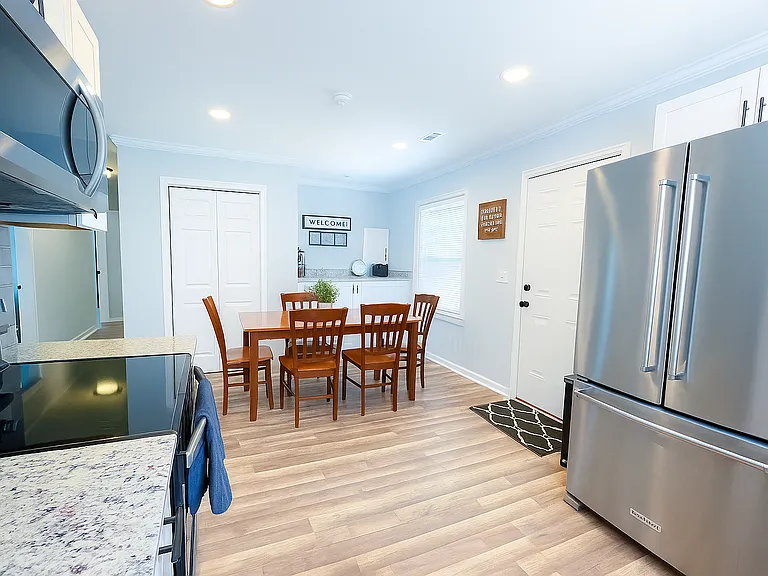 3830 Manchester Dr — Photo 8