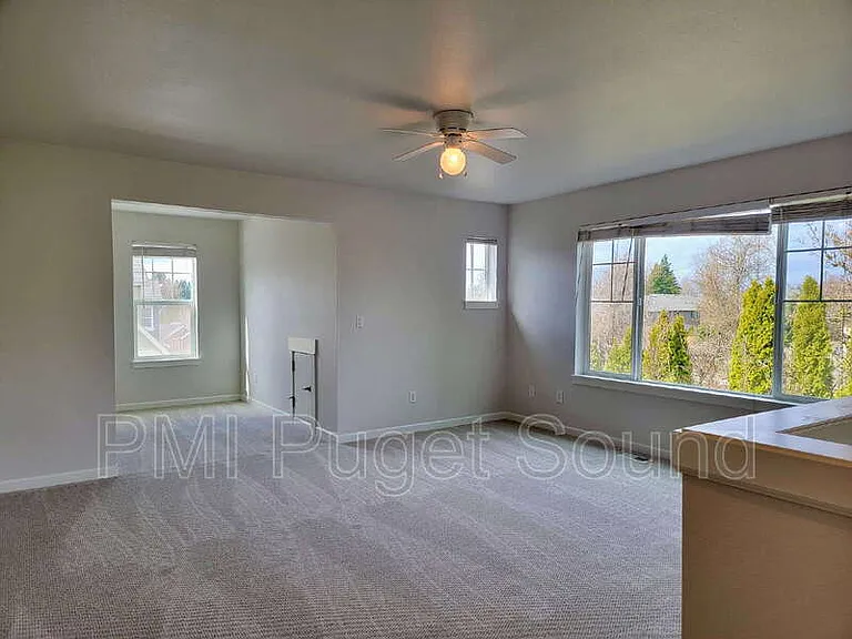 576 Mount Baker Pl NE — Photo 9