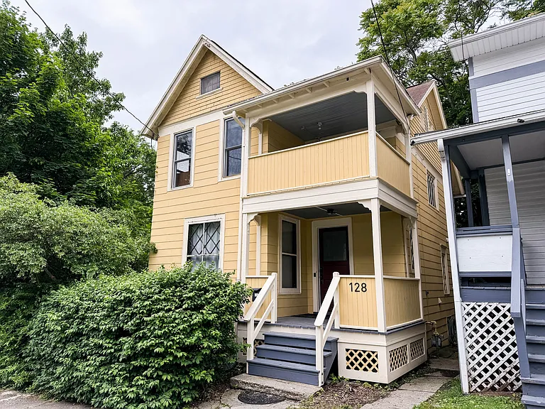 128 Blair St — Photo 1