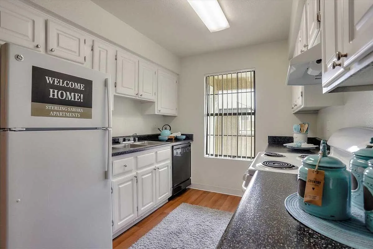 Sterling Sahara Apartments — Photo 3
