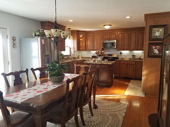 4th image of 16427 Southwood Dr
