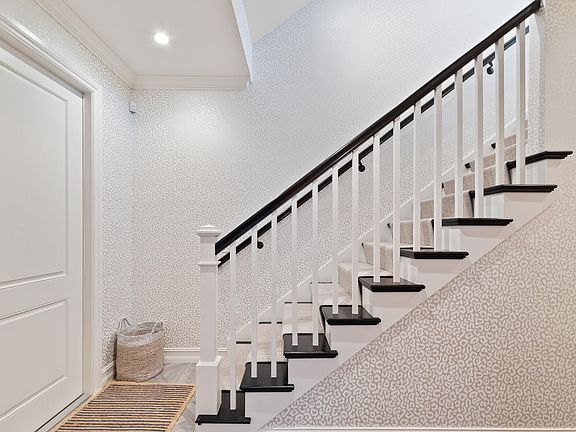5th image of 119 Lily Ln
