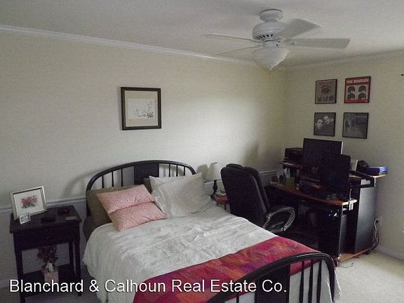 5th image of 1038 Carriage Dr APT C