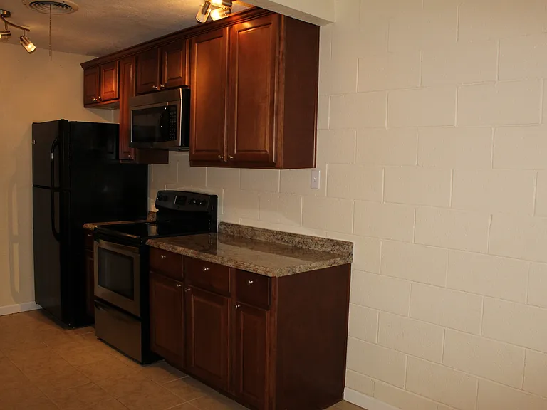 4 Oakmont Cir — Photo 5