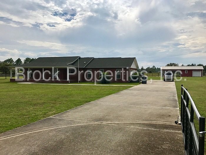 1st image of 4805 Douglas Dr