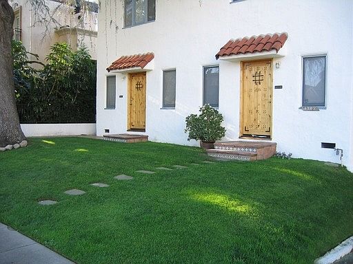 2nd image of 1303 Centinela Ave