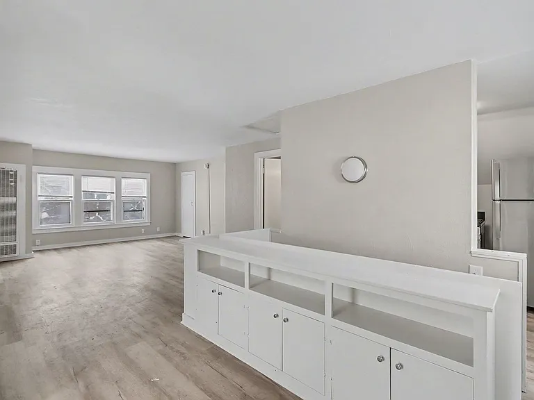 936 W Kalamazoo Ave — Photo 1