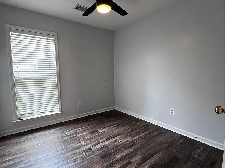1801 Young Pointe Blvd — Photo 16